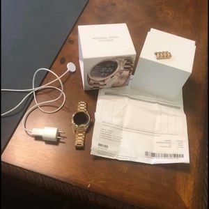 Michael Kors Smart Watch - rose gold